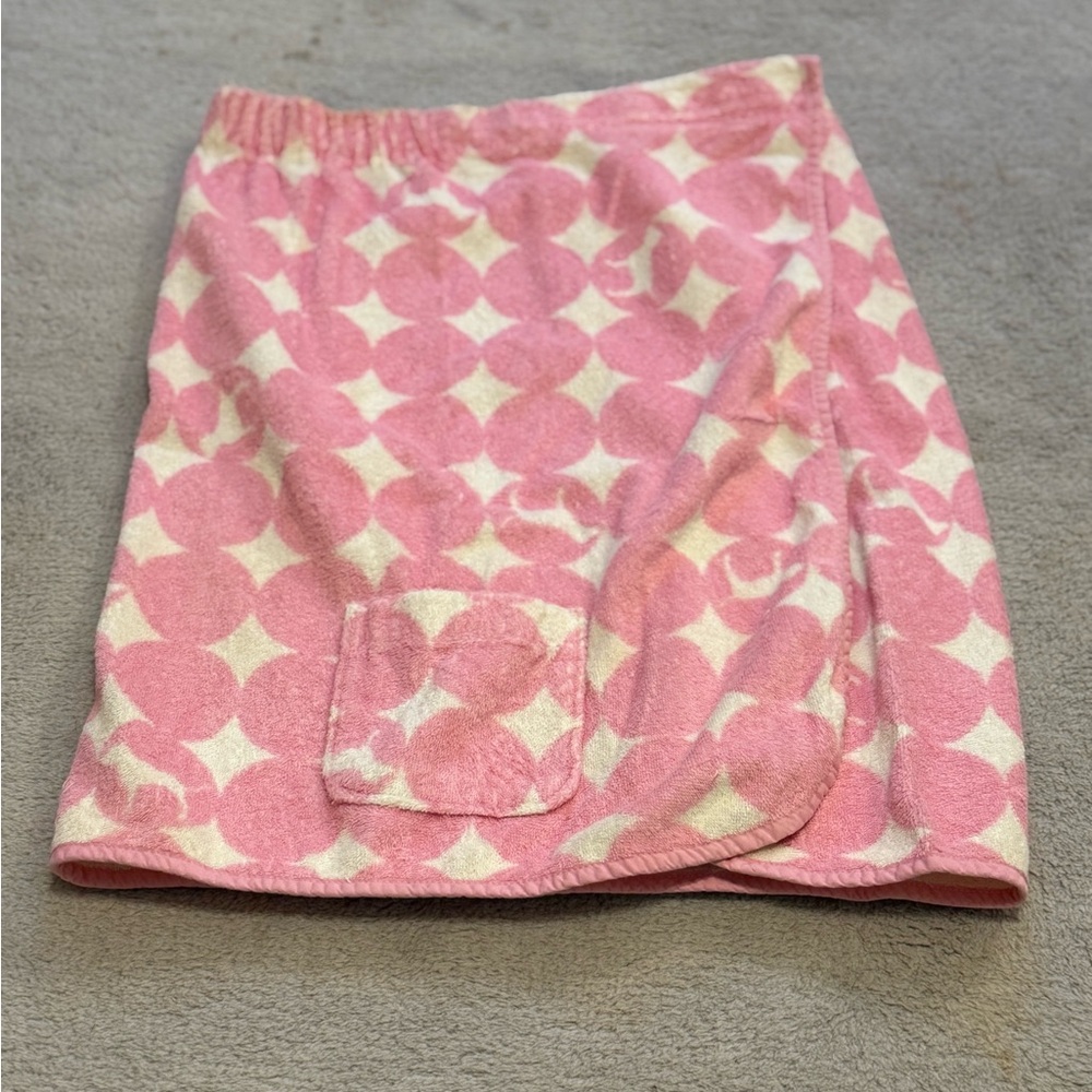 Victoria’s Secret pink towel robe